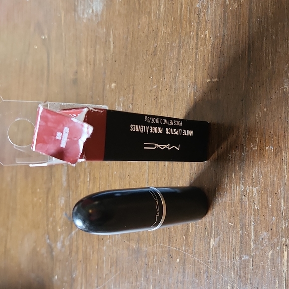 MAC matte lipstick - Picture 3 of 4